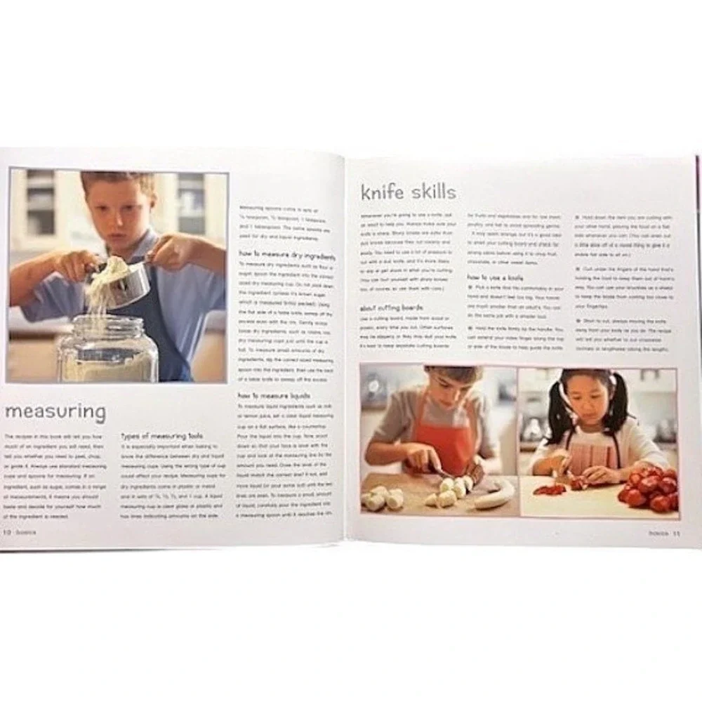 Williams-Sonoma Sweet Treats Kids Cookbook Charming Illustrated Baking Book